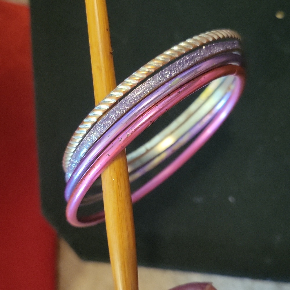 4 metal bracelets
